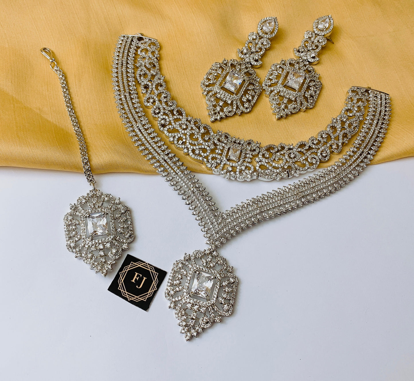 Necklace set