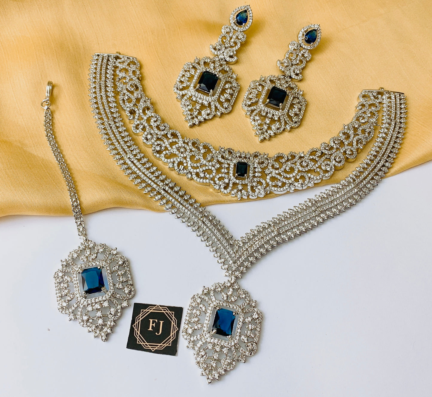 Necklace set